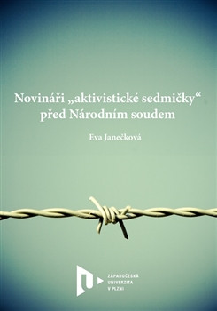 Novináři „aktivistické sedmičky“ před Národním soudem Novináři „aktivistické sedmičky“ před Národním soudem